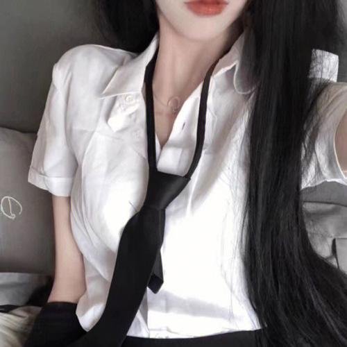 女孩的难忘生日海报